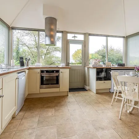 2 Bed In Scarborough 79521 Holiday home Sawdon