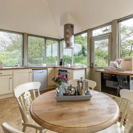 2 Bed In Scarborough Oc-79521 *